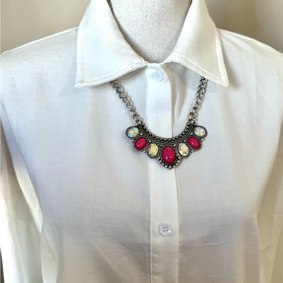 * ❤️NWT BOUTIQUE  PINK SHIMMERING NEW CASTLE SILVERTONE NECKLACE   STUNNING!!!! - Picture 3 of 5